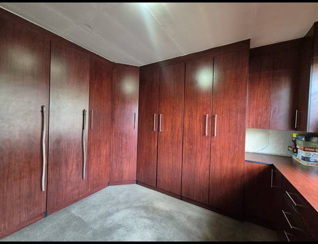 3 BEDROOM HOUSE FOR SALE IN BRENTHURST